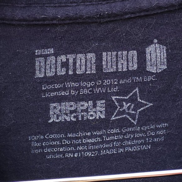 FUN Doctor Who Shirt Van Gogh Pandorica Opens Tardis Shirt Size XL 2012 BBC - Picture 2 of 4